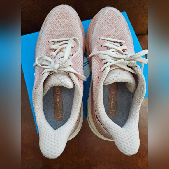 Hoka Clifton 9 women's size 7 - Picture 11 of 15